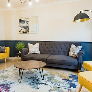 Apartment Um Living Stays - Sleeps 7, Cambridge (Cambridgeshire)