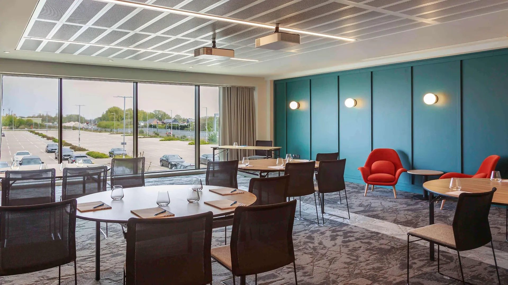 Hotel Novotel Cambridge North Milton