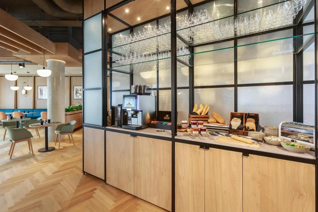 Novotel Cambridge North 4*, CBG
