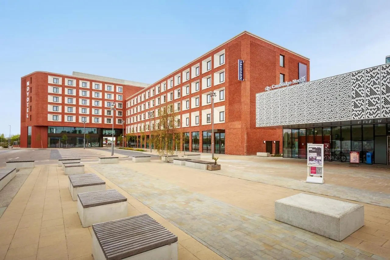 Hotel Novotel Cambridge North Milton