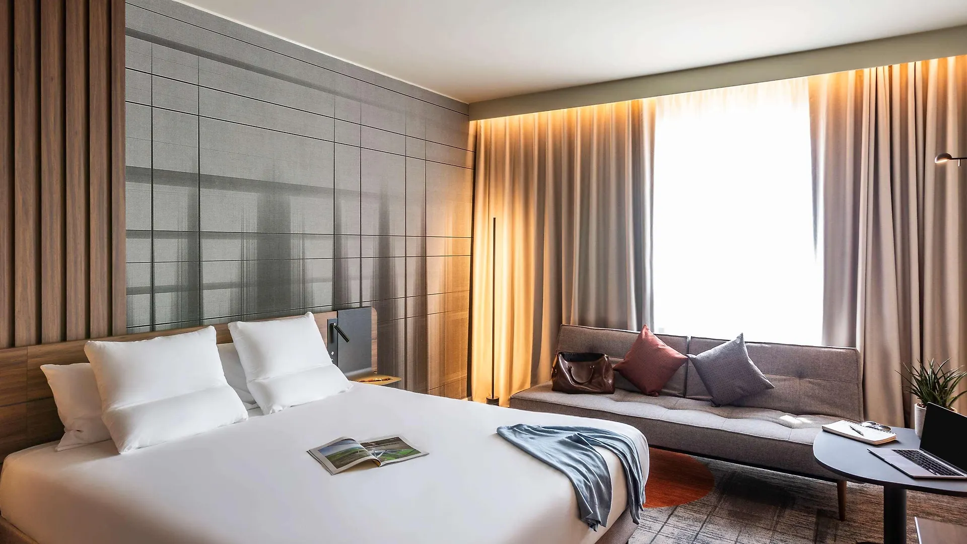 Novotel Cambridge North Milton  4*, Milton (Cambridgeshire)