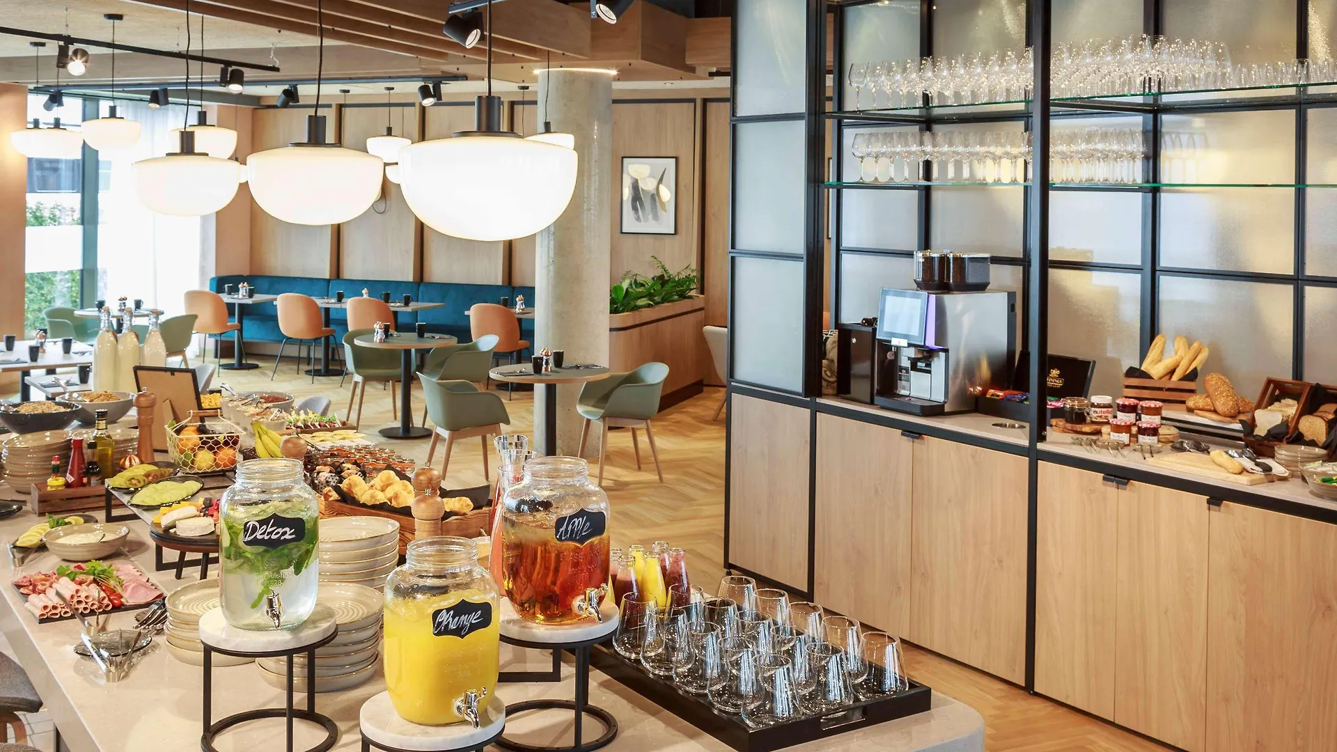 Hotel Novotel Cambridge North Milton